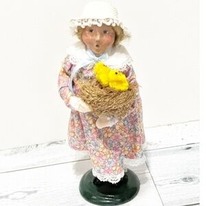 BYERS CHOICE EASTER GIRL WITH BASKET OF CHICKS, 2002, SIGNED